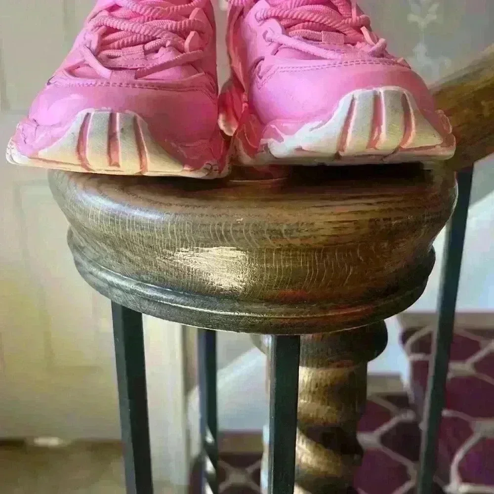 Nova Kids girl pink tennis size 4 very good condition. Pink lace up